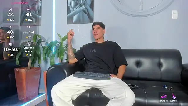 Snapshot of Damian23__ chatting on 02-09-25, 03:11 Damian23 online show from 02-09-25, 03:11