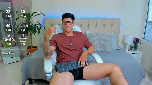 Snapshot of Damian23__ chatting on 02-13-25, 03:46 Damian23 online show from 02-13-25, 03:46