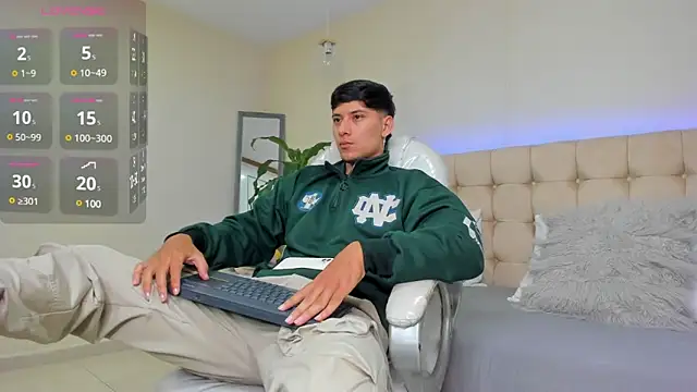 Snapshot of Damian23__ chatting on 03-01-25, 11:28 Damian23 online show from 03-01-25, 11:28