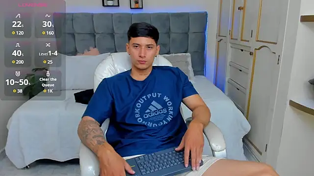 Snapshot of Damian23__ chatting on 03-12-25, 12:57 Damian23 online show from 03-12-25, 12:57