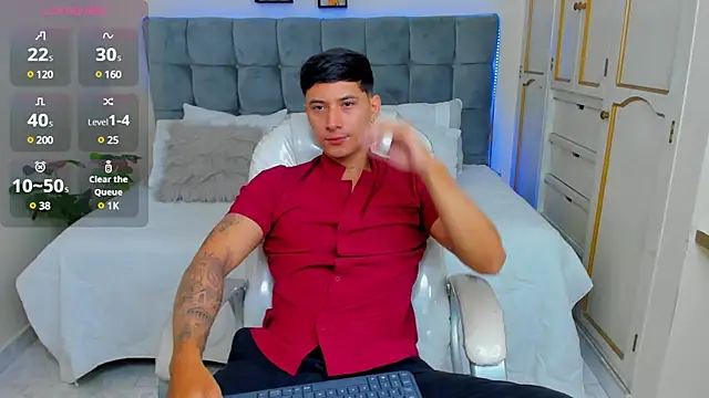 Snapshot of Damian23__ chatting on 03-13-25, 12:46 Damian23 online show from 03-13-25, 12:46