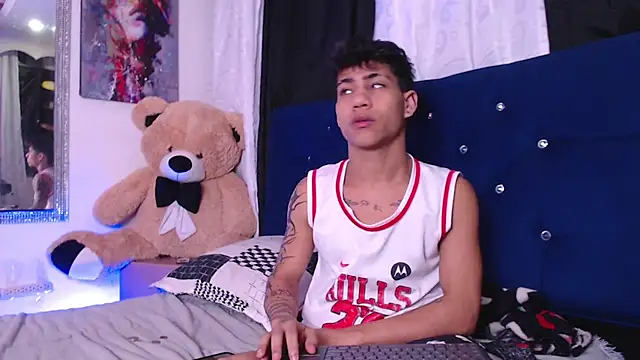 Sexys Boys Hot1 online show from 10-21-25, 01:50