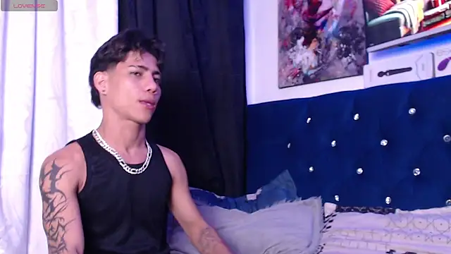 Sexys Boys Hot1 online show from 11-21-25, 03:16