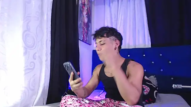 Sexys Boys Hot1 online show from 02-22-26, 01:40