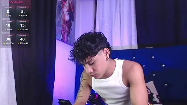 Snapshot of Sexys_Boys_Hot1 chatting on 04-08-26, 01:27 Sexys Boys Hot1 online show from 04-08-26, 01:27