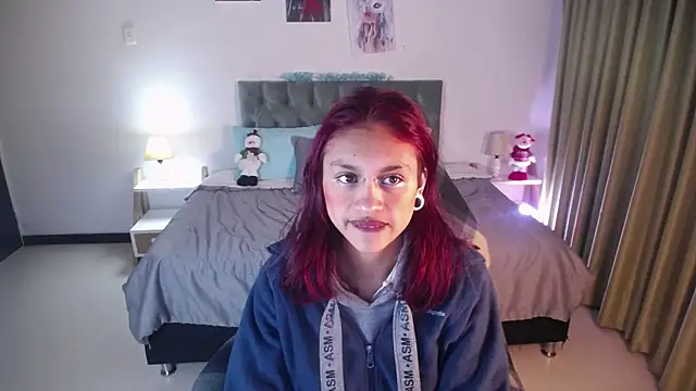 Kat cute  online show from 12-19-24, 10:02