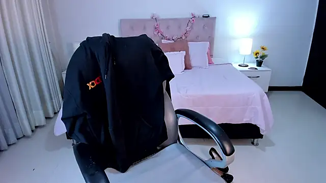 Kat cute  online show from 03-18-25, 10:03