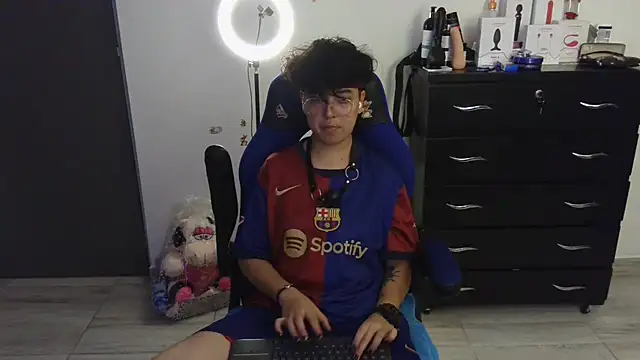 thomascooper7 online show from 02-25-25, 11:55