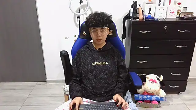 thomascooper7 online show from 03-13-25, 11:49