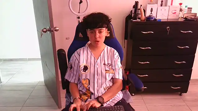 thomascooper7 online show from 03-15-25, 04:21