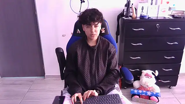 thomascooper7 online show from 03-19-25, 01:51