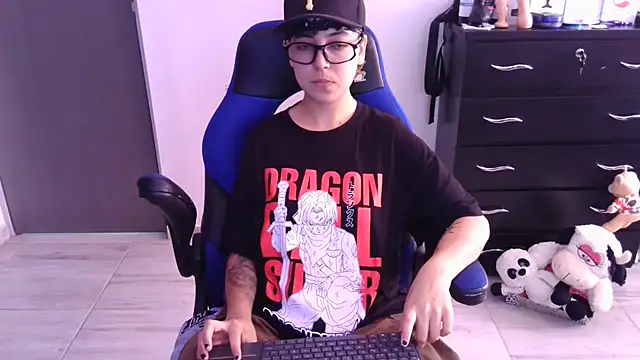 thomascooper7 online show from 11-22-25, 04:06