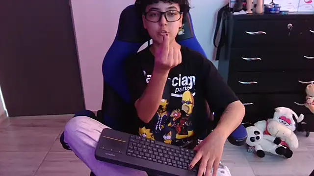 thomascooper7 online show from 12-04-25, 05:54