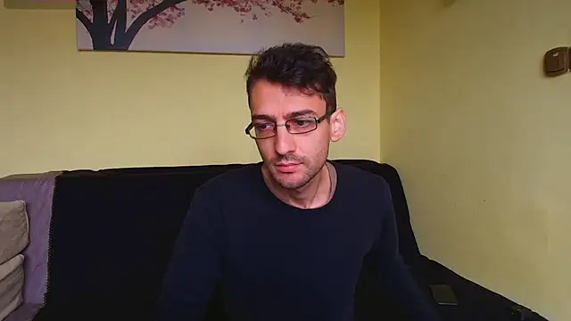 Snapshot of HungEddy chatting on 10-07-25, 09:17 HungEddy online show from 10-07-25, 09:17