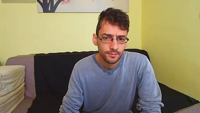 Snapshot of HungEddy chatting on 10-09-25, 12:25 HungEddy online show from 10-09-25, 12:25