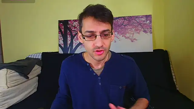 Snapshot of HungEddy chatting on 10-20-25, 06:30 HungEddy online show from 10-20-25, 06:30