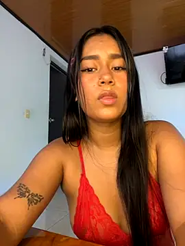 Snapshot of ALANAH_KITTY chatting on 10-13-25, 07:36 ALANAH KITTY online show from 10-13-25, 07:36