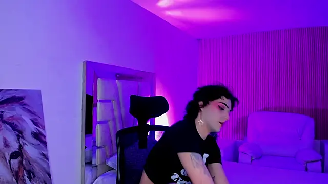 Snapshot of melodybonss_ chatting on 10-19-25, 04:24 melodybonss online show from 10-19-25, 04:24