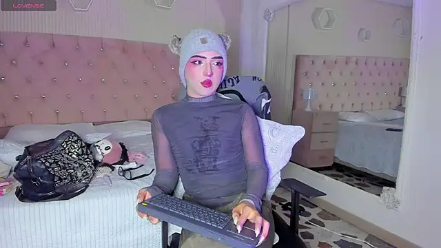 Snapshot of melodybonss_ chatting on 11-09-25, 04:44 melodybonss online show from 11-09-25, 04:44