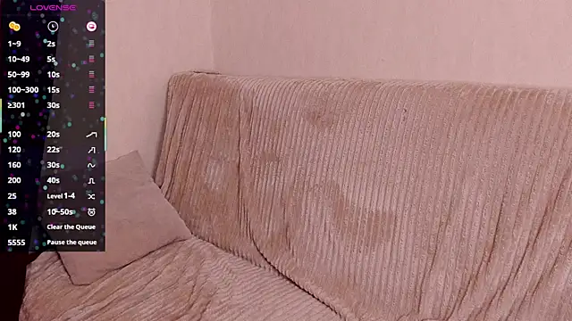 Snapshot of sleeeep_y chatting on 11-13-25, 04:00 sleeeep y online show from 11-13-25, 04:00