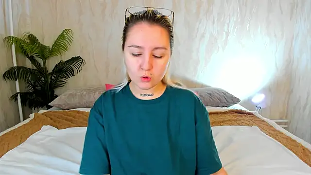 Debbie Taylor online show from 10-13-25, 05:02