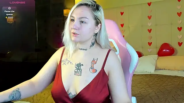 Snapshot of Debbie_Taylor chatting on 02-14-26, 05:21 Debbie Taylor online show from 02-14-26, 05:21