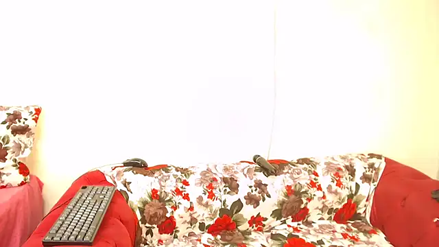 SweetHotLipsX39 online show from 09-19-25, 01:34