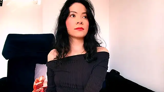 Snapshot of miabeautyxx chatting on 04-22-26, 01:23 miabeautyxx online show from 04-22-26, 01:23