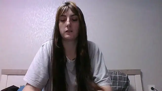 Snapshot of Moniic_Moon chatting on 12-25-24, 03:49 Moniic Moon online show from 12-25-24, 03:49