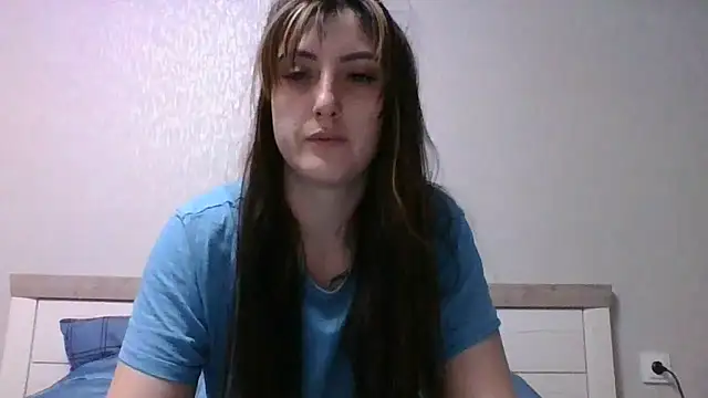 Snapshot of Moniic_Moon chatting on 02-08-25, 03:53 Moniic Moon online show from 02-08-25, 03:53
