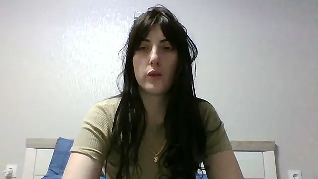 Snapshot of Moniic_Moon chatting on 02-25-25, 04:00 Moniic Moon online show from 02-25-25, 04:00