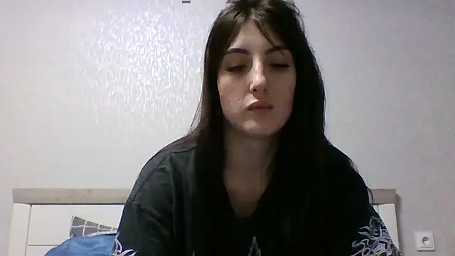 Snapshot of Moniic_Moon chatting on 03-17-25, 04:01 Moniic Moon online show from 03-17-25, 04:01