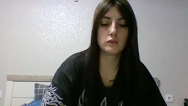 Snapshot of Moniic_Moon chatting on 03-18-25, 03:53 Moniic Moon online show from 03-18-25, 03:53