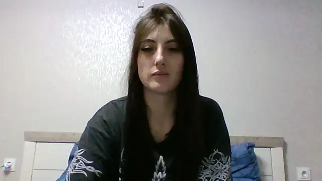 Snapshot of Moniic_Moon chatting on 03-22-25, 04:04 Moniic Moon online show from 03-22-25, 04:04