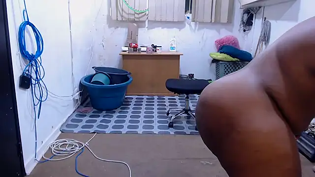 BigbootyNickyx online show from 02-05-26, 10:47