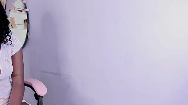 Snapshot of amber_maxwell chatting on 01-08-25, 08:39 amber maxwell online show from 01-08-25, 08:39