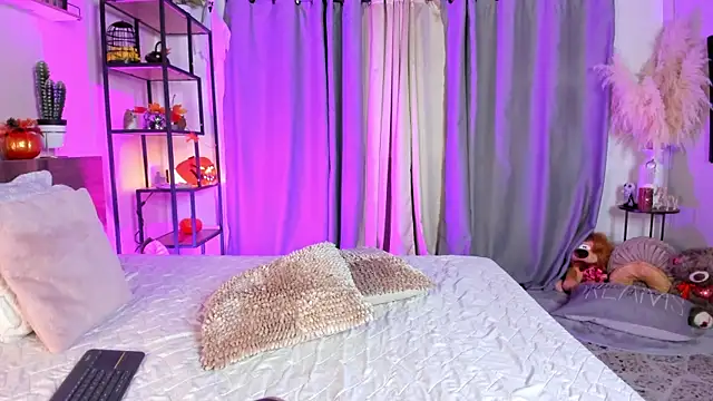 Snapshot of amber_maxwell chatting on 10-27-25, 08:35 amber maxwell online show from 10-27-25, 08:35