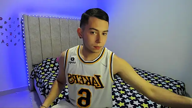 Snapshot of lunitayliam chatting on 12-21-24, 12:53 lunitayliam online show from 12-21-24, 12:53