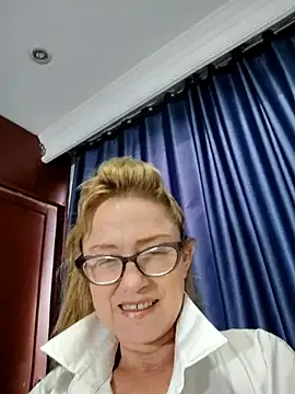 Snapshot of issa_soto_ chatting on 03-16-26, 08:24 issa soto online show from 03-16-26, 08:24