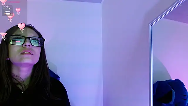 Aurora blossom   online show from 01-31-25, 01:12