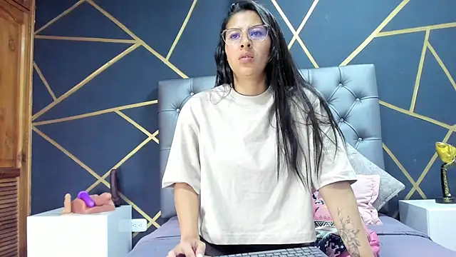 Luci And Sofi online show from 01-18-25, 07:37