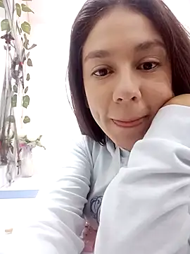 Luci And Sofi online show from 10-06-25, 11:07