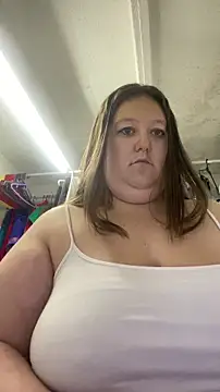 Snapshot of Chloee_ep chatting on 03-24-26, 05:45 Chloee ep online show from 03-24-26, 05:45