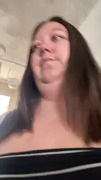 Snapshot of Chloee_ep chatting on 03-25-26, 02:45 Chloee ep online show from 03-25-26, 02:45