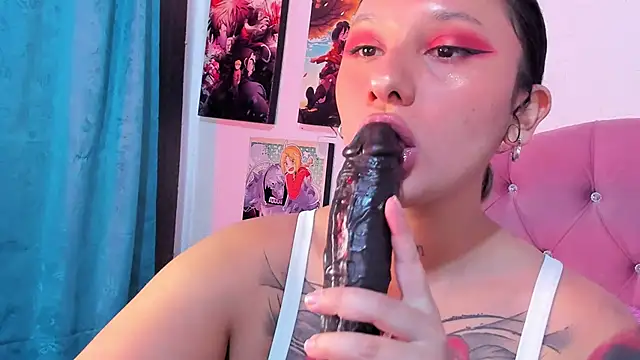 Snapshot of Mila_nixon02 chatting on 09-26-25, 05:06 Mila nixon02 online show from 09-26-25, 05:06