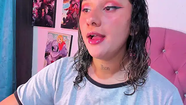 Snapshot of Mila_nixon02 chatting on 10-17-25, 04:53 Mila nixon02 online show from 10-17-25, 04:53