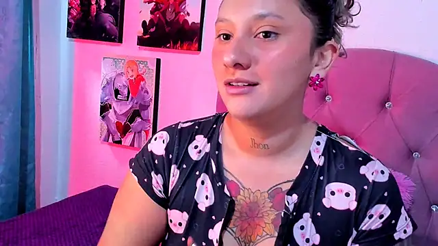 Snapshot of Mila_nixon02 chatting on 11-06-25, 05:36 Mila nixon02 online show from 11-06-25, 05:36