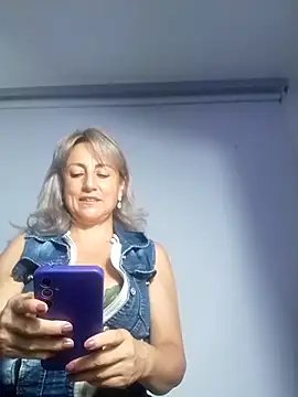 almaluna7 online show from 10-19-25, 12:11