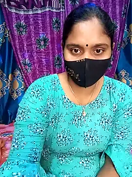 Snapshot of Hot_Maleka chatting on 02-04-25, 12:44 Hot Maleka online show from 02-04-25, 12:44