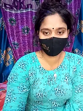 Snapshot of Hot_Maleka chatting on 02-05-25, 02:08 Hot Maleka online show from 02-05-25, 02:08